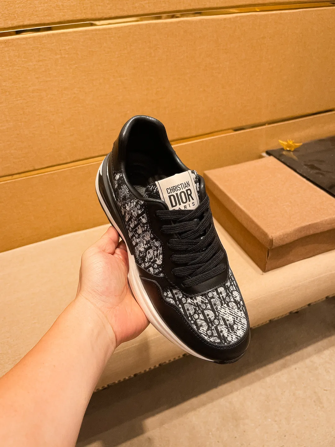 Men's shoes💰 460💰【Dior】🔥Men's high-end brand of shoes official website 1:1 latest masterpiece: the upper is made of Italian imported first-layer cowhide with a comfortable and breathable lining➕original non-slip and wear-resistant outsole🔥, making walking more convenient and comfortable! An exclusive new model, a stunning work, a beautiful 1:1 replica [color] compared to the official quality! Create a fashionable personality to set off your uniqueness! A must-have for trendy men! Classic🔥Size: 38-44 Color: 🔥 2⃣️ colors available🔥